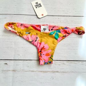 Billabong Beach Bazaar Tanga size medium - new